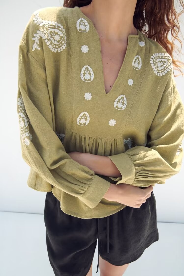 Women Wear Autumn Contrast Color Embroidery Long Upper Outer Garment
