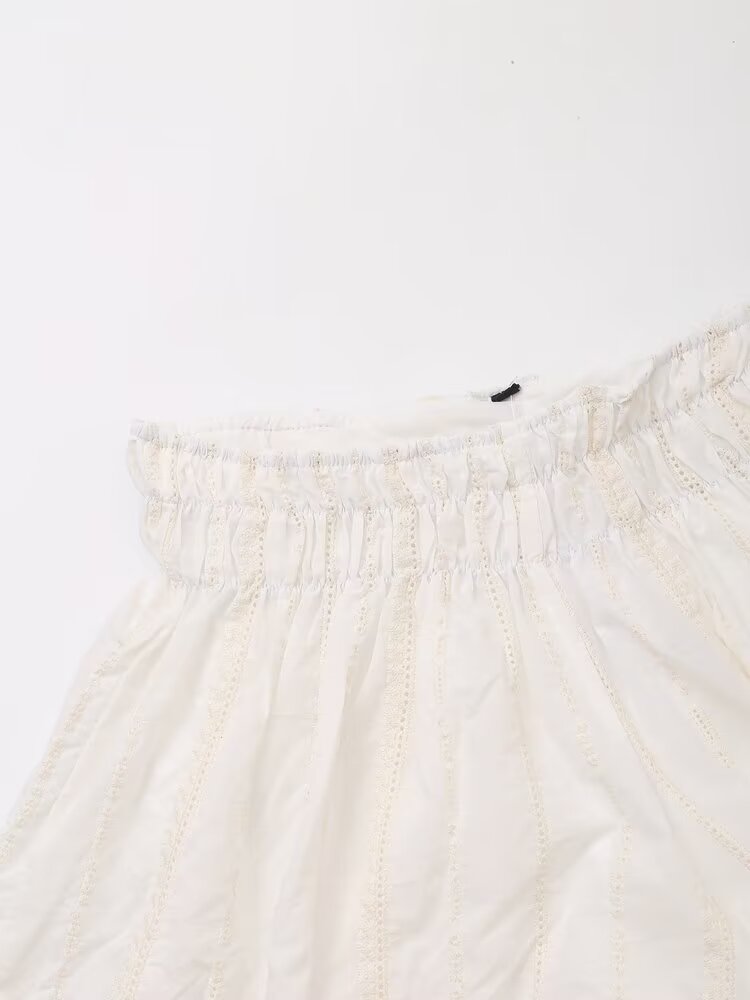 Summer Fashionable Elegant Elastic Waist Contrast Color Embroidered White Shorts Sets for Women