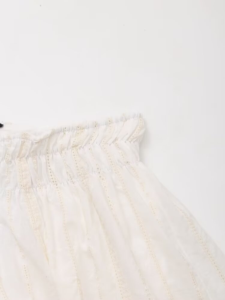 Summer Fashionable Elegant Elastic Waist Contrast Color Embroidered White Shorts Sets for Women