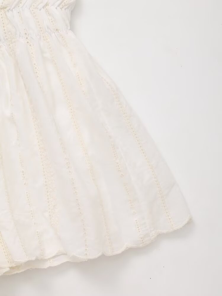 Summer Fashionable Elegant Elastic Waist Contrast Color Embroidered White Shorts Sets for Women
