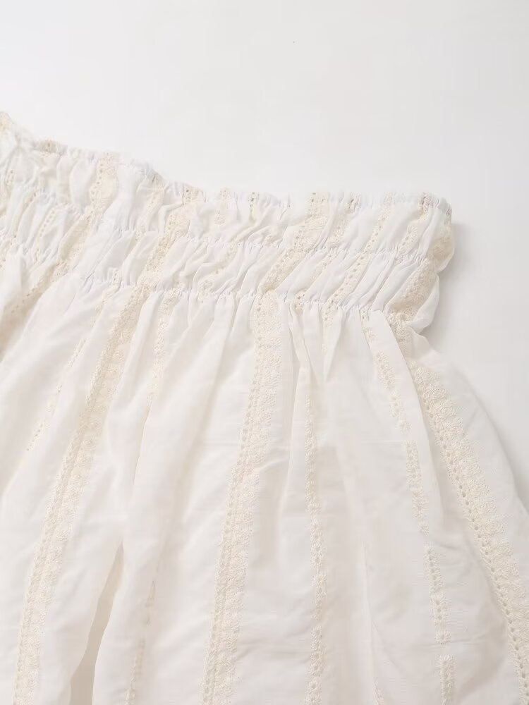 Summer Fashionable Elegant Elastic Waist Contrast Color Embroidered White Shorts Sets for Women