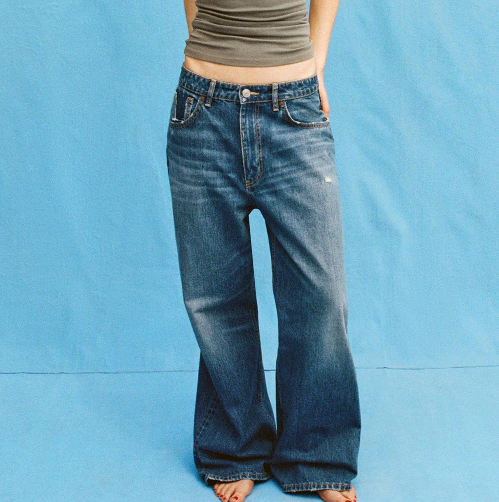 Women Perforated Hole Decoration High Waist Loose Jeans
