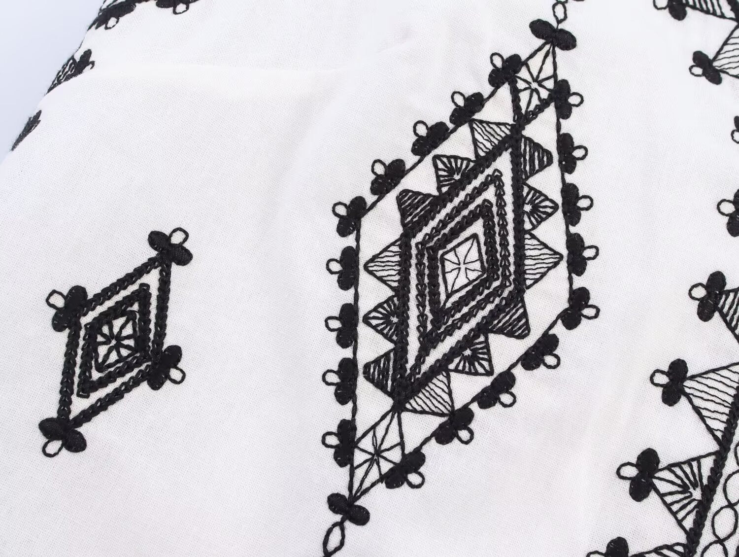 Summer Women Contrast Color Embroidery Vest Contrast Color Embroidery Casual Shorts Sets