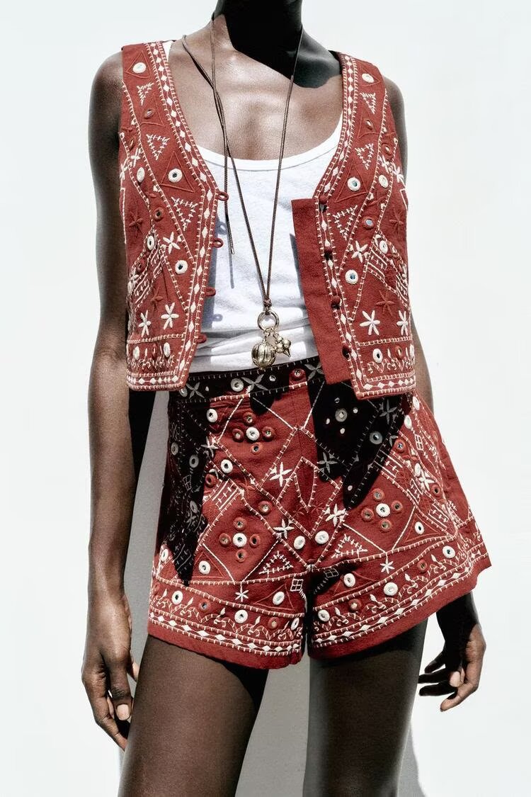 Women Clothing Mirror Surface Result Decorative Embroidered Vest Shorts Set