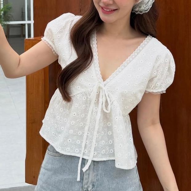 Blogger Sweet Small V neck Lace Hollow Out Cutout Embroidered Lace Bow Shirt Small Top Women Summer