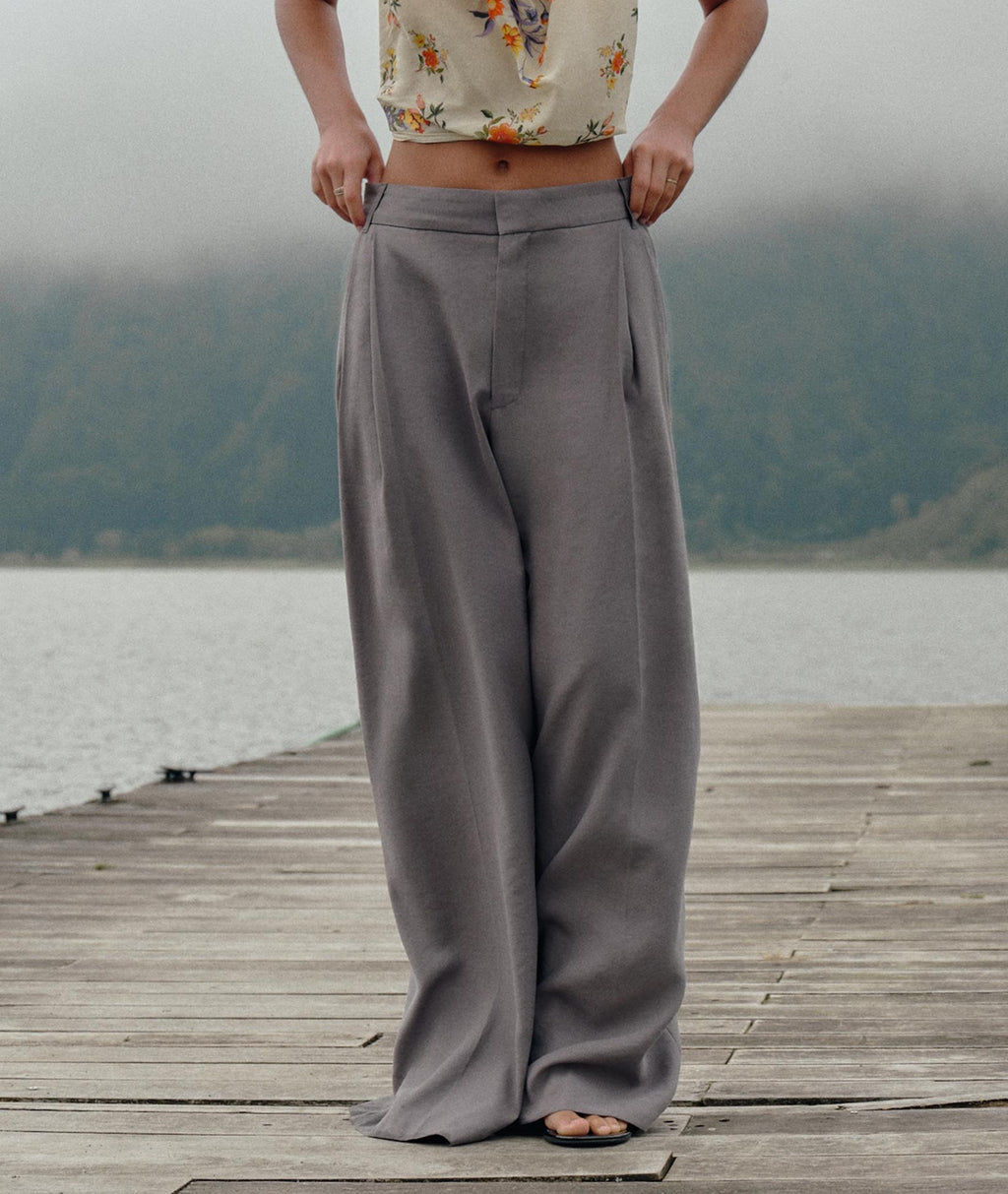 Women Flip Double Pleated Wide Leg Pants