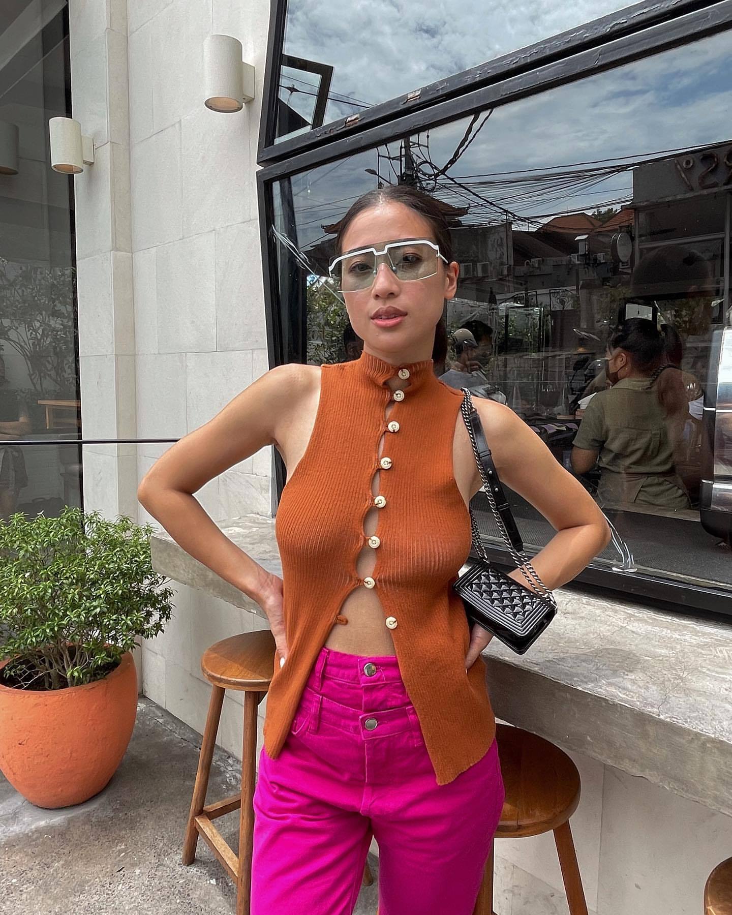 Single Breasted Knitted Vest Hollow Out Cutout Knitted Cropped Turtleneck Sleeveless Slim Fit Shape Vest Top Summer