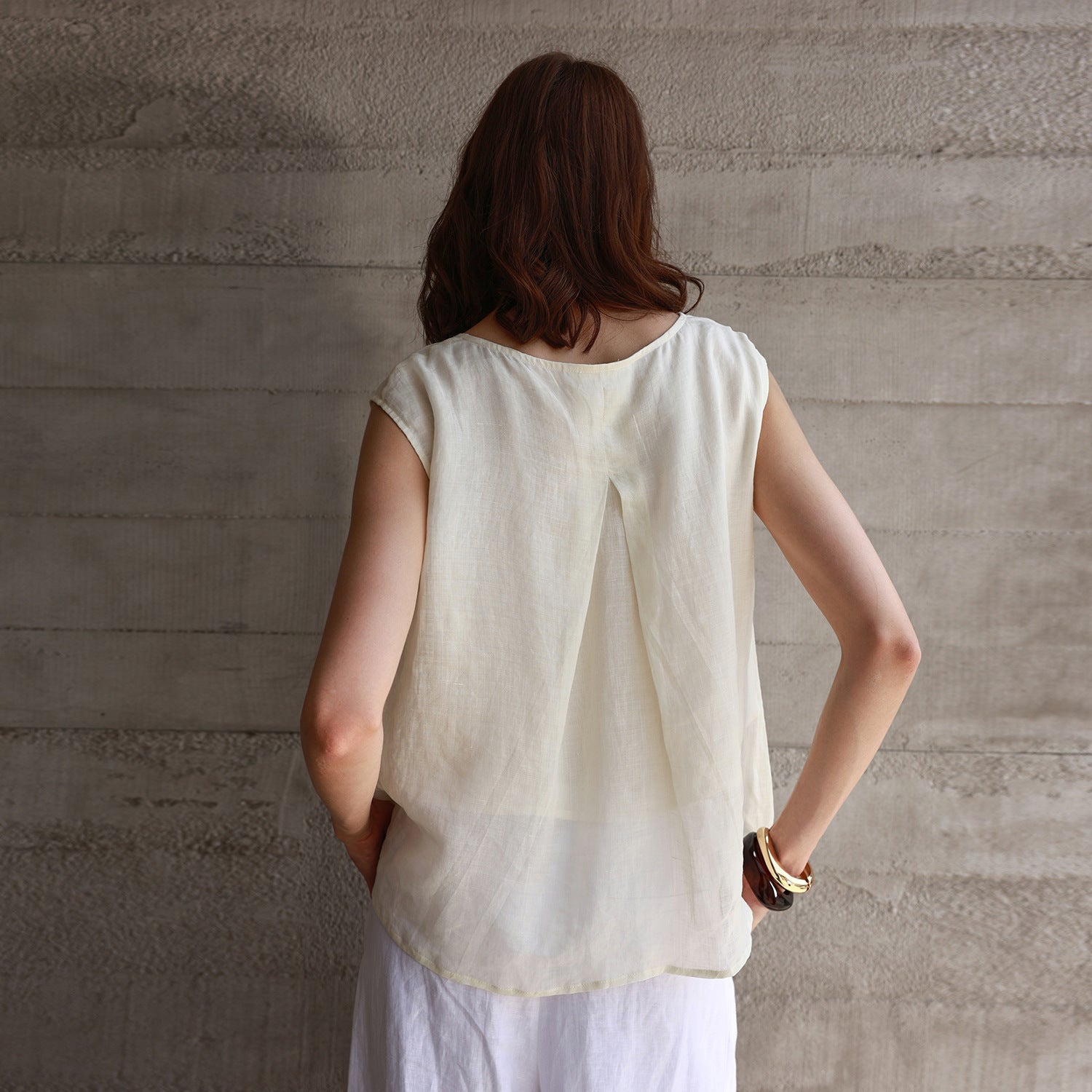 Pure Ramie round Neck Sleeveless Top for Women Summer Back Pleated Design Vest French round Neck Loose Top